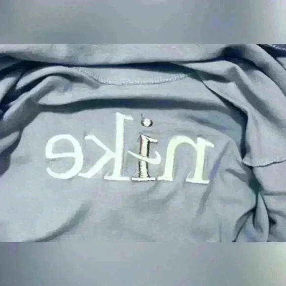 Nike The Nike Tee Loose Fit, Girls Youth Size XL, Lavender with Embroidered Logo - Picture 7 of 11